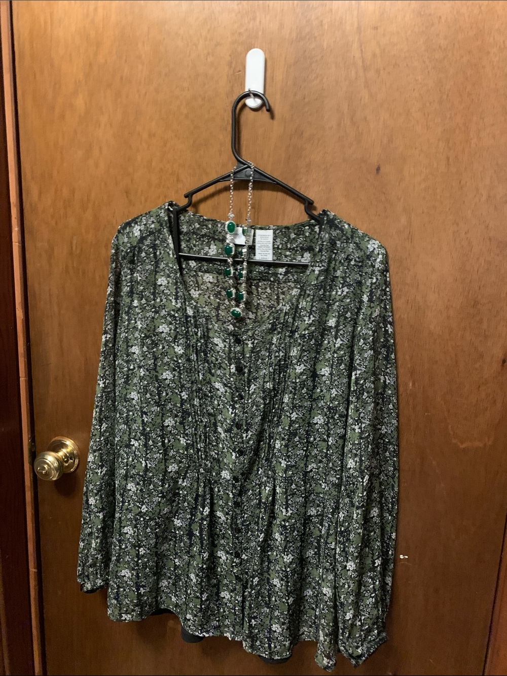 Jaclyn Smith Olive Floral Button-Front Peasant Blouse
